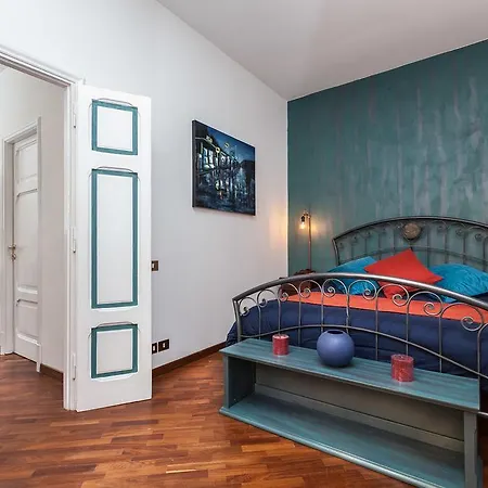 Argilla Industrial Design Near Vatican Apartment *